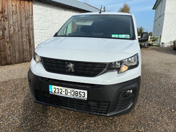 Peugeot Partner 2023 / Finance Available - Main image