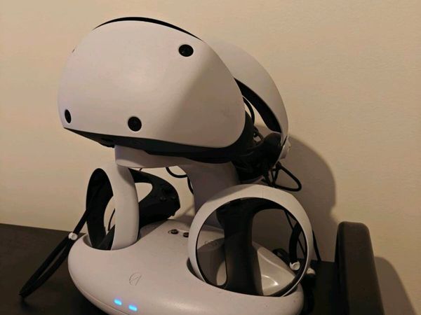 PlayStation 5 VR2 headset & charging stn - Main image