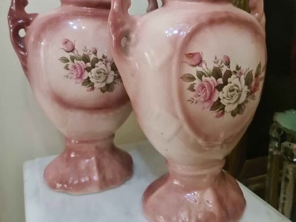 Antique vases - Main image