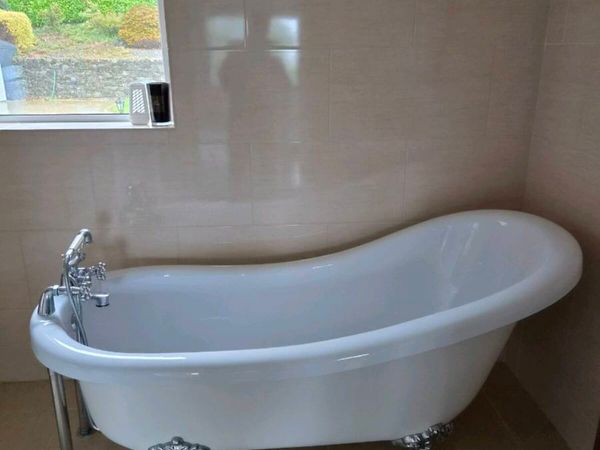 Bathroom units - Main image