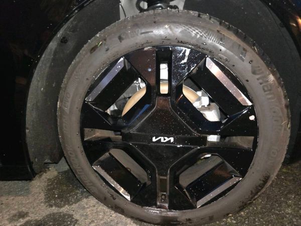 KIA EV3 WHEEL 2 AVILABLE.  280 EURO EACH - Main image