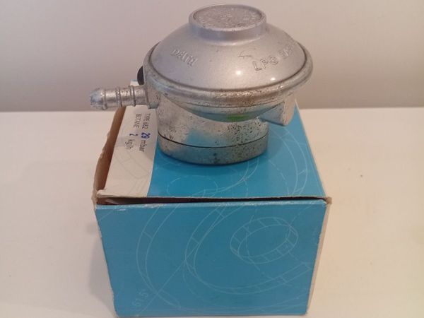 New propane butane gas Clip Regulator 27mm 37mbar - Main image
