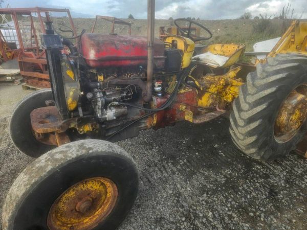 Massey ferguson  65  tractor /  digger - Main image