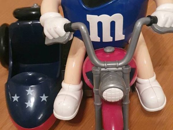 M&M candy dispenser - Main image