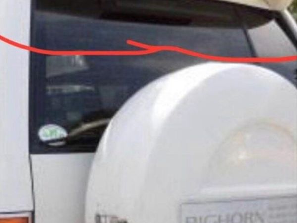 Isuzu trooper spoiler - Main image