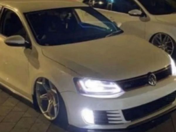 Jetta mk6 Gli front bumpers & headlights - Main image