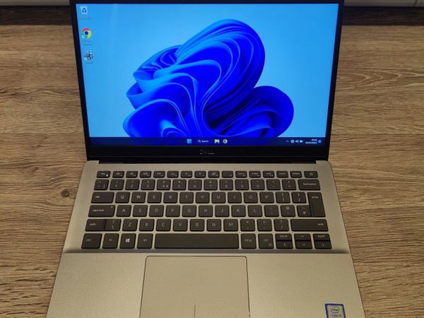 Slim Dell Latitude 3301 | Amazing Screen - Main image