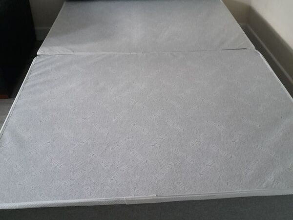 Nice Double Bed with All the betting and Cover - Main image