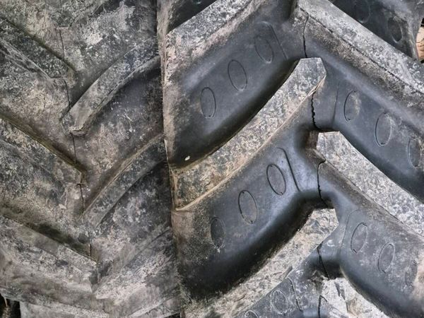 Bkt 580 70 38 agri max tyres - Main image