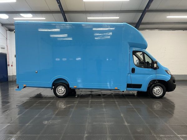 2022 Peugeot Boxer Luton Low Loader Van - Main image
