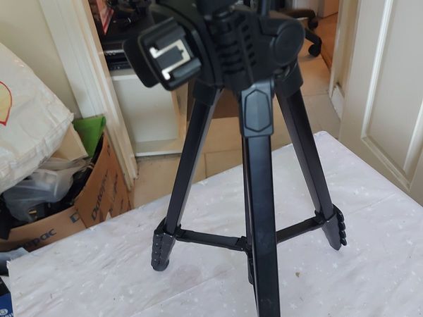 Camera Tripod with multiple extensions - Main image