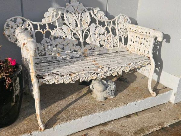 HEAVY CAST IRON BENCH - Main image