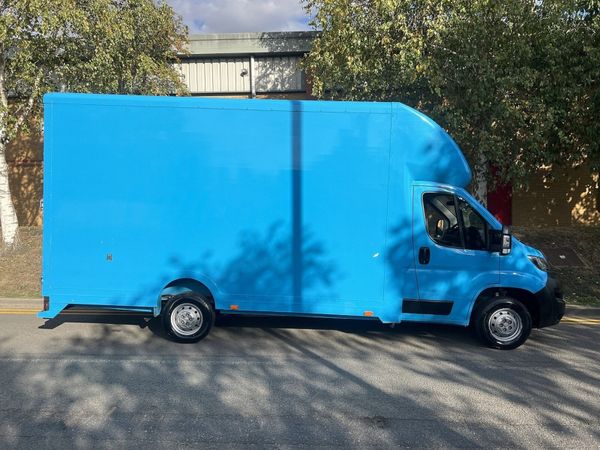 2023 Peugeot Boxer Luton Low Loader Van - Main image