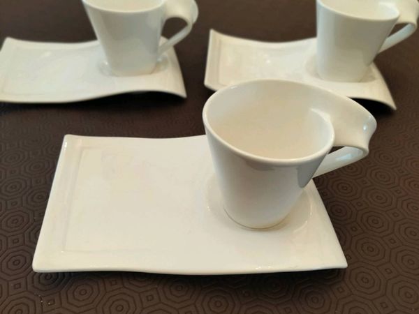 Coffee cups and saucer - Main image