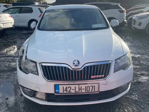 14 Skoda superb 1.6 tdi - Main image