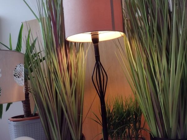 Heavy wrought iron table lamp - Main image