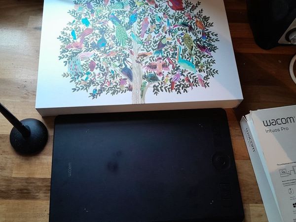 Wacom Intous Pro Tablet and Pen - Main image