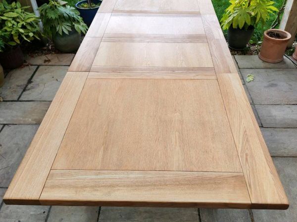 Oak table - Main image