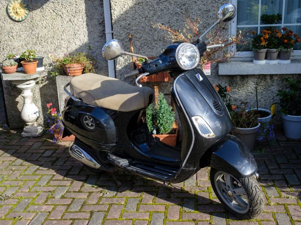 Piaggio Vespa LX 125 - Main image