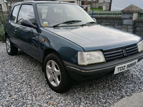 Peugeot 205 - Main image