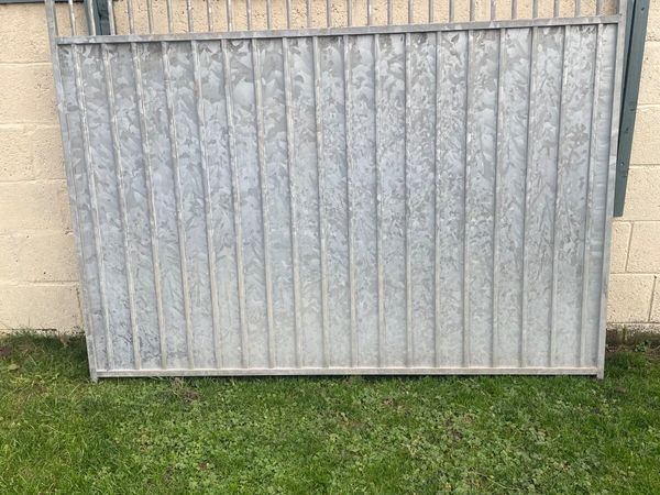 Dog pen panels and dog beds - Main image