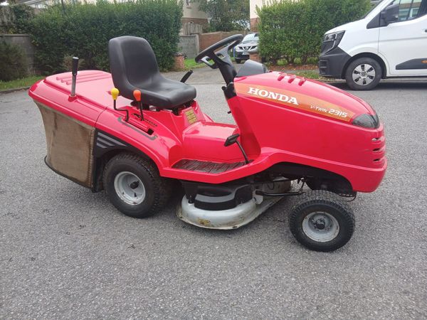 Honda ride on lawnmower - Main image