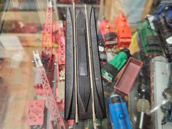 Hornby OO Gauge Rerailer Uncoupler - Main image