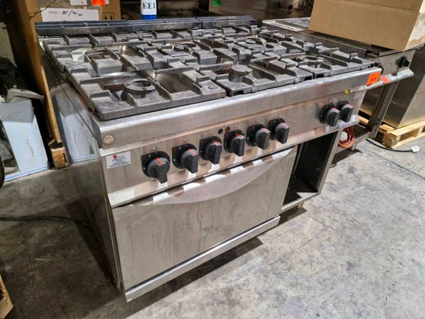 Bertos Heavy Duty Range 6 Ring Cooker - Main image