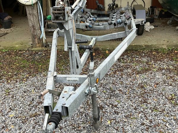 BOAT TRAILER MULTI ROLLER FOR UP TO 23-24FT BOAT - Main image
