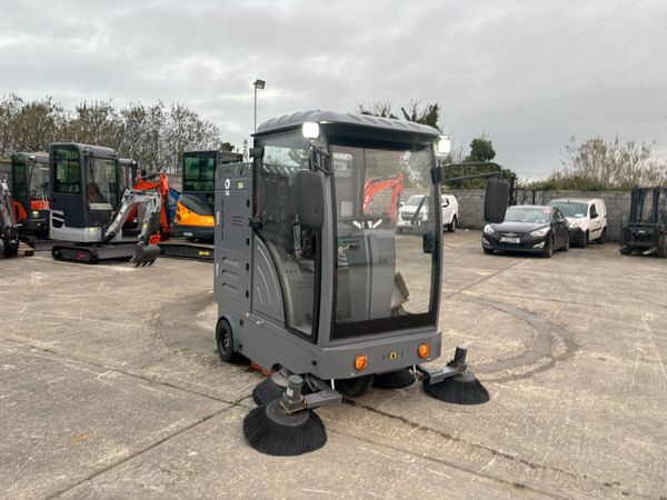 NEW S19 ELECTRIC ROAD SWEEPER - Main image