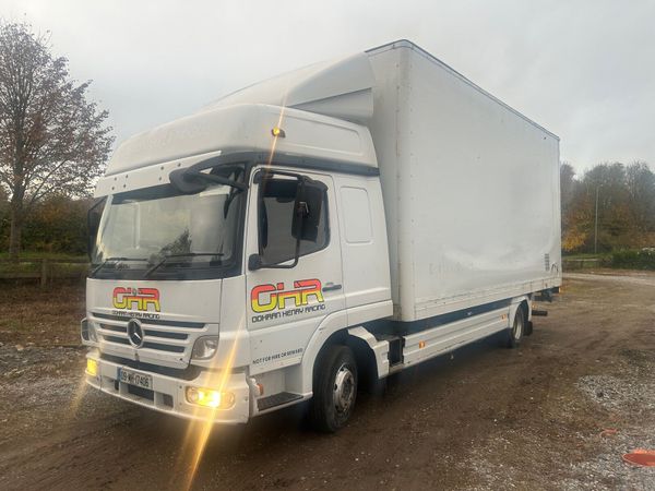 2009 mercedes atego - Main image