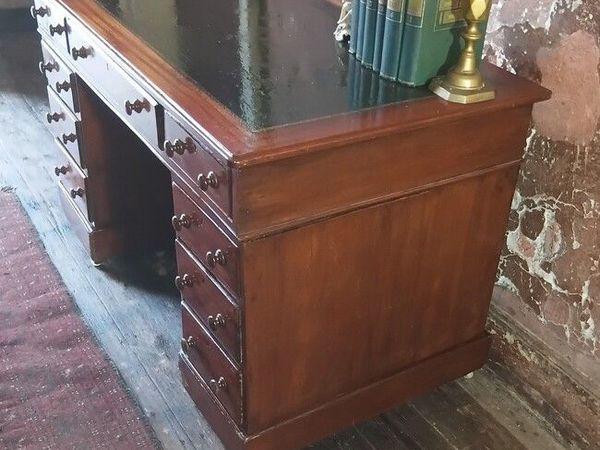 Victorian mahogany Writing Desk - Main image