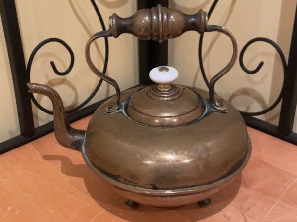 Vintage brass kettle - Main image