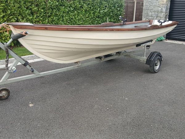 14ft Lake boat with trailer - Main image