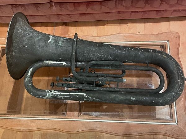 Vintage brass tuba - Main image