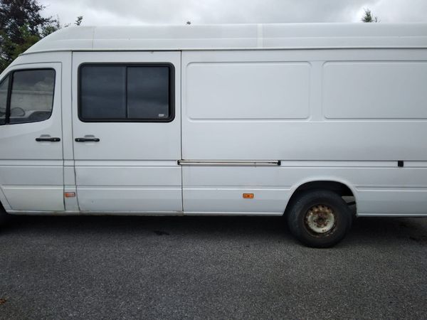 Mercedes-Benz Sprinter 212D – 2000 – ONLY 134,600 - Main image