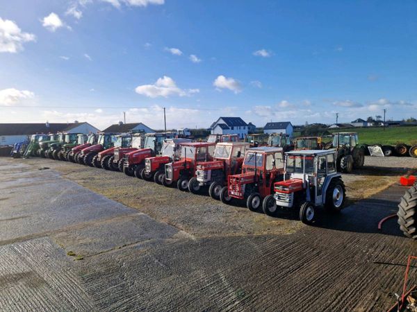Selection of tractors - Main image
