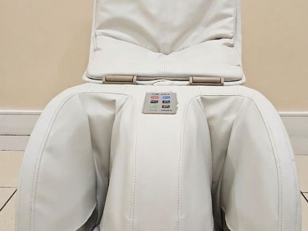 Inada Cube Plus massage chair [Delivery Possible] - Main image