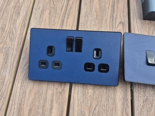 Navy blue socket and light switch - Main image