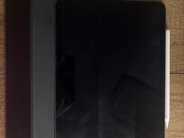 iPad Air 5 w Apple Pencil and Case - Main image