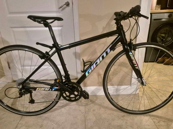 GIANT ESCAPE 3 HYBRID BIKE – MEDIUM EXCELLENT COND - Main image