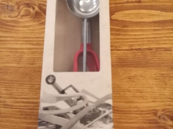 Bonzer Unigrip Professional Ice Cream Scoop - Main image
