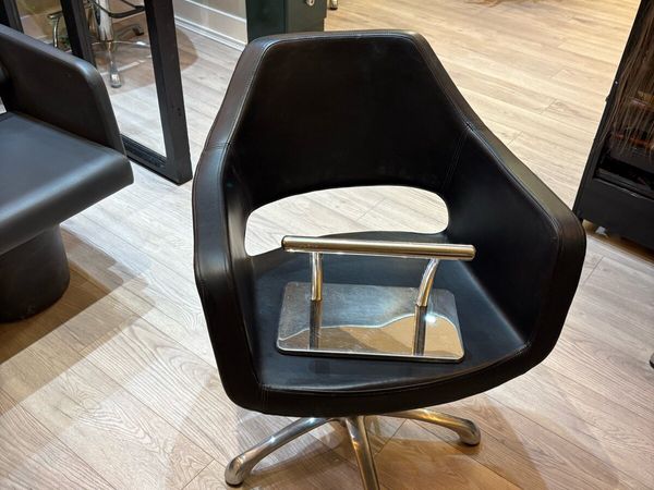 Hairdressing chairs - Main image