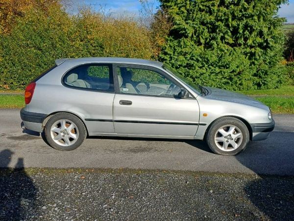 1998 Toyota Corolla - Main image