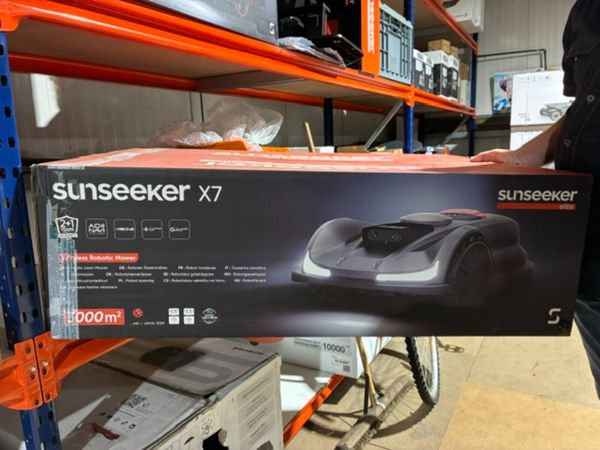 ROBOTIC SUNSEEKER X7 LAWNMOWER - Main image