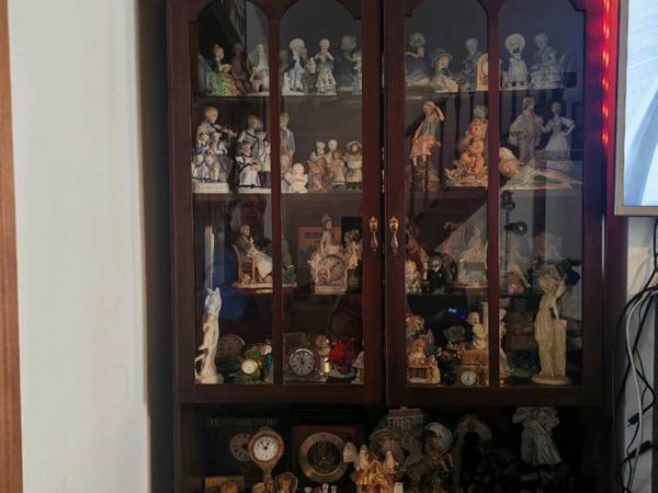 Statues - Main image
