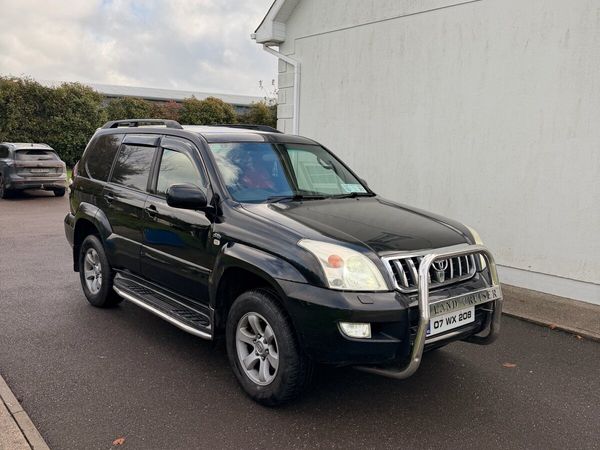 Toyota landcruiser - Main image