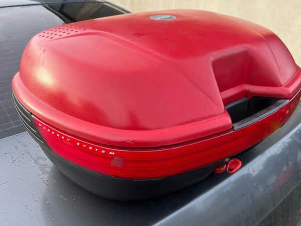 Givi top box - Main image