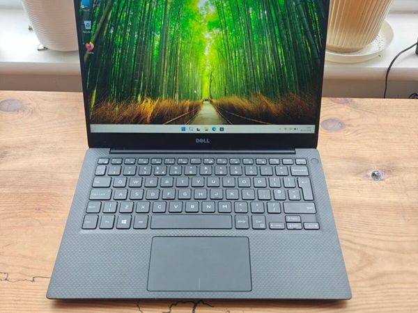 Dell XPS 13-9360 | i7 | 16GB | 256GB | 14" FHD | - Main image