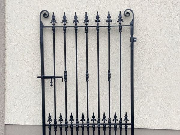 40”W x 57”H side entrance gate - Main image